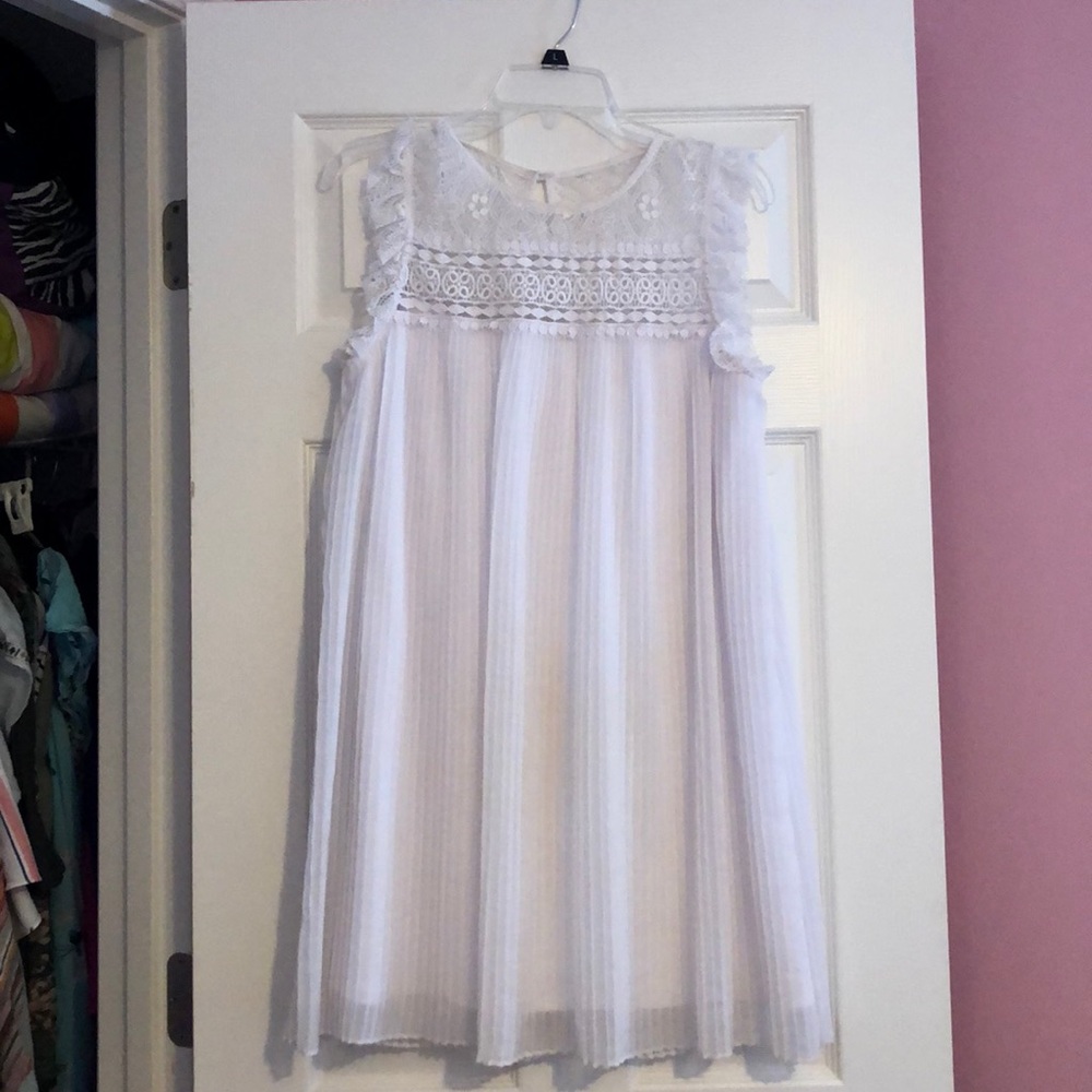 White lace dress